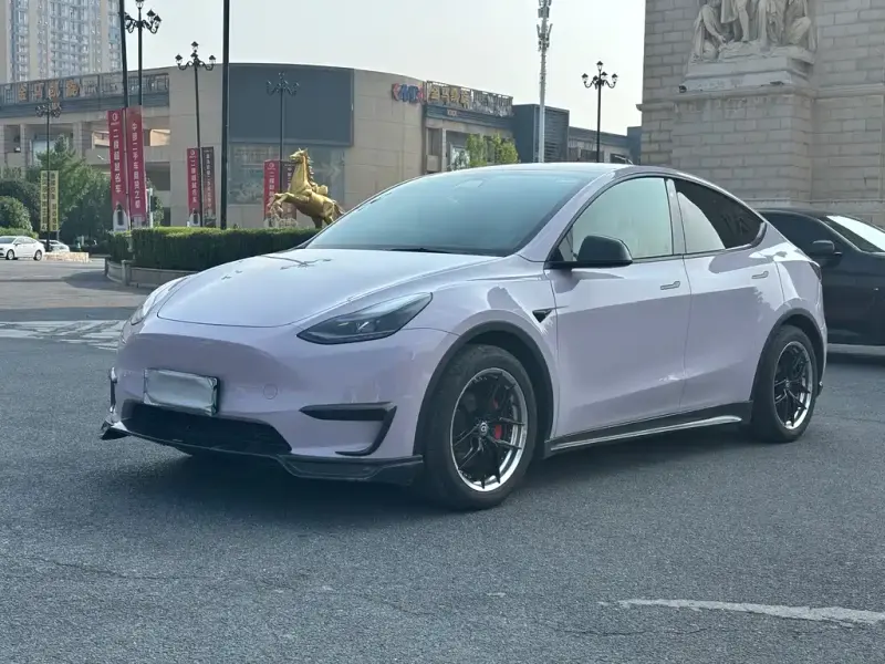 Tesla Model Y, 2022