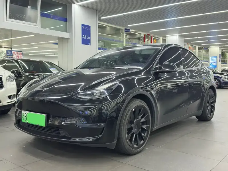 Tesla Model Y, 2022