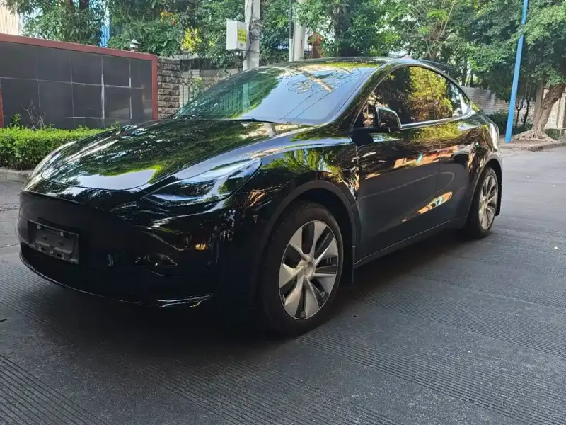 Tesla Model Y, 2023
