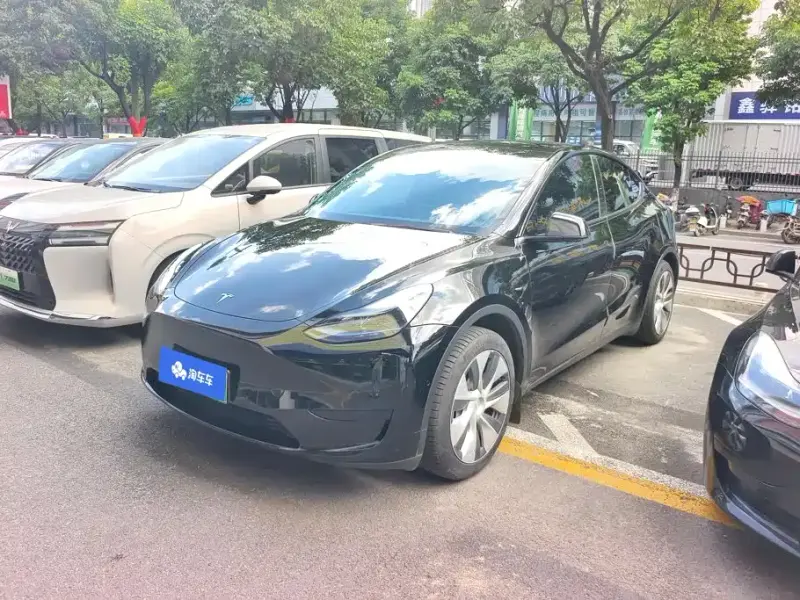 Tesla Model Y, 2023