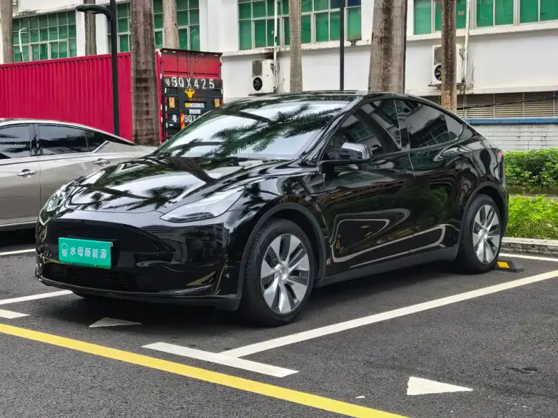 Tesla Model Y, 2022