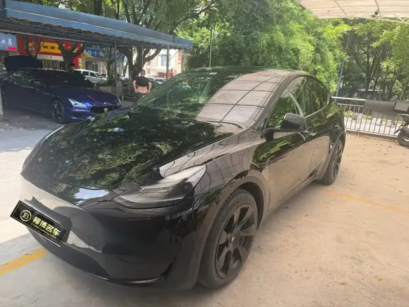 Tesla Model Y, 2023
