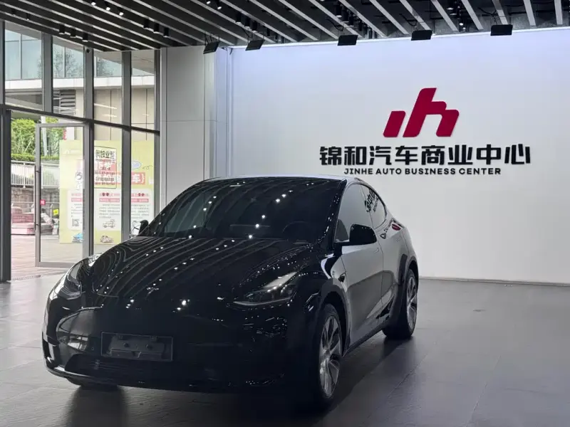 Tesla Model Y, 2023