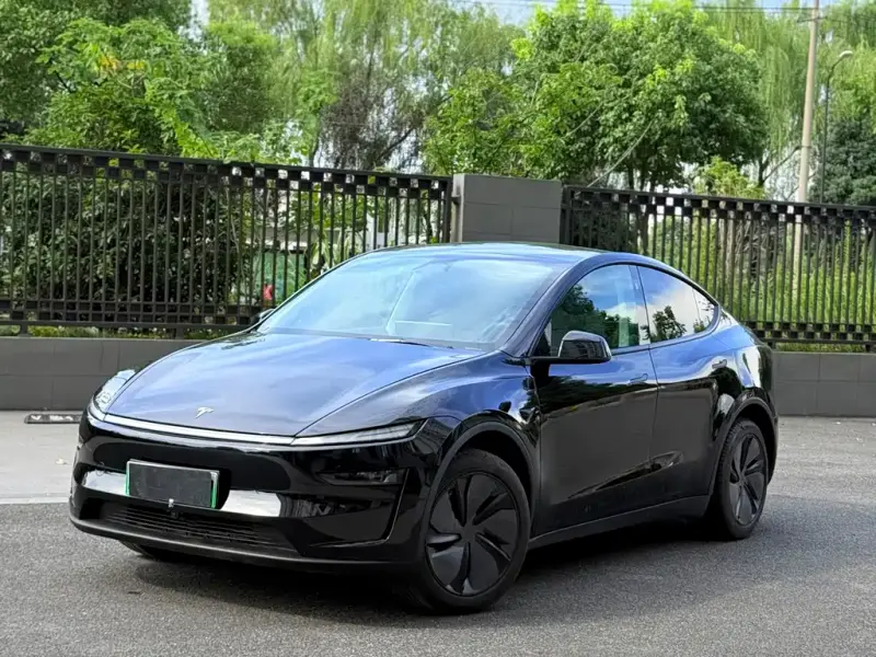 Tesla Model Y, 2025