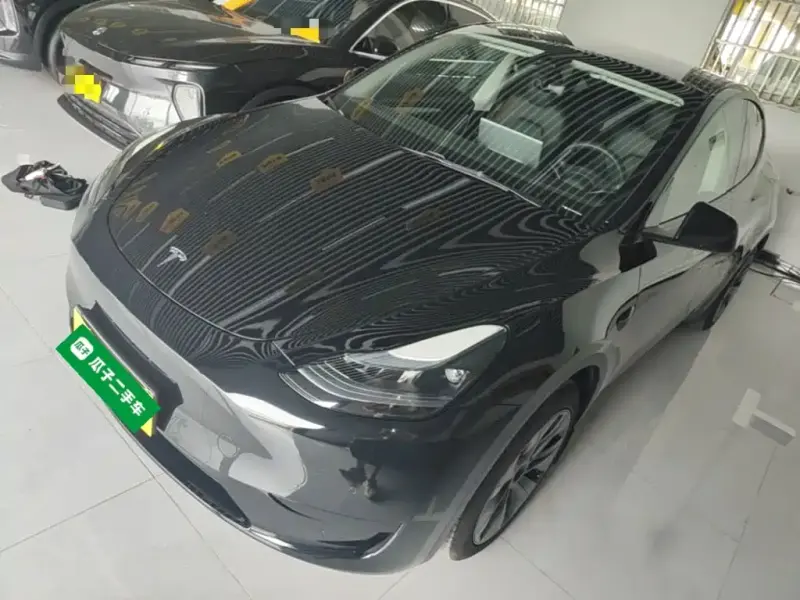 Tesla Model Y, 2023