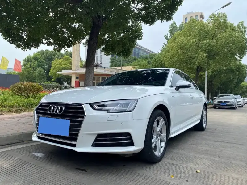 Audi A4L, 2018