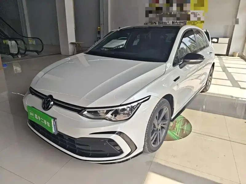 Volkswagen Golf, 2024