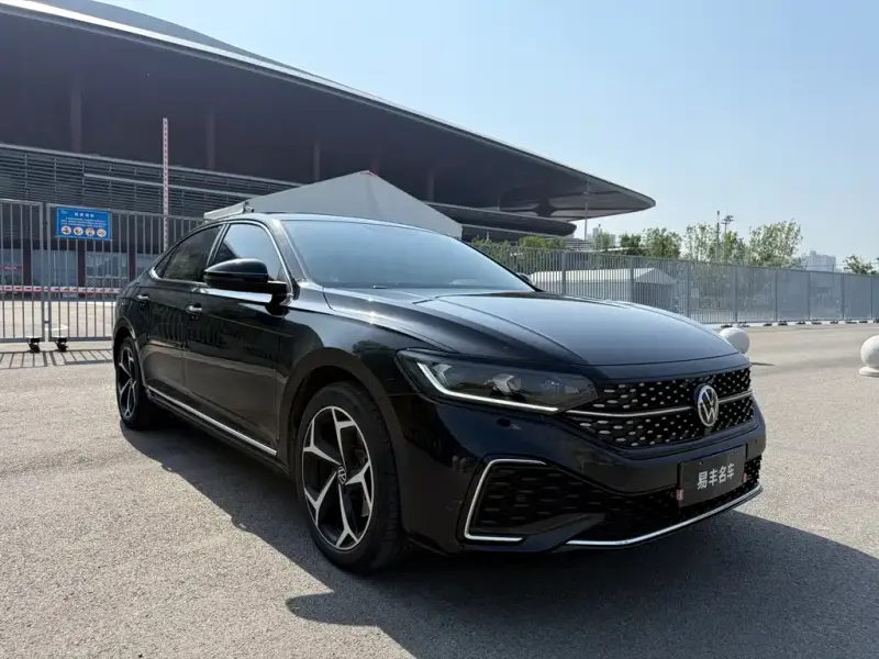 Volkswagen Passat, 2025