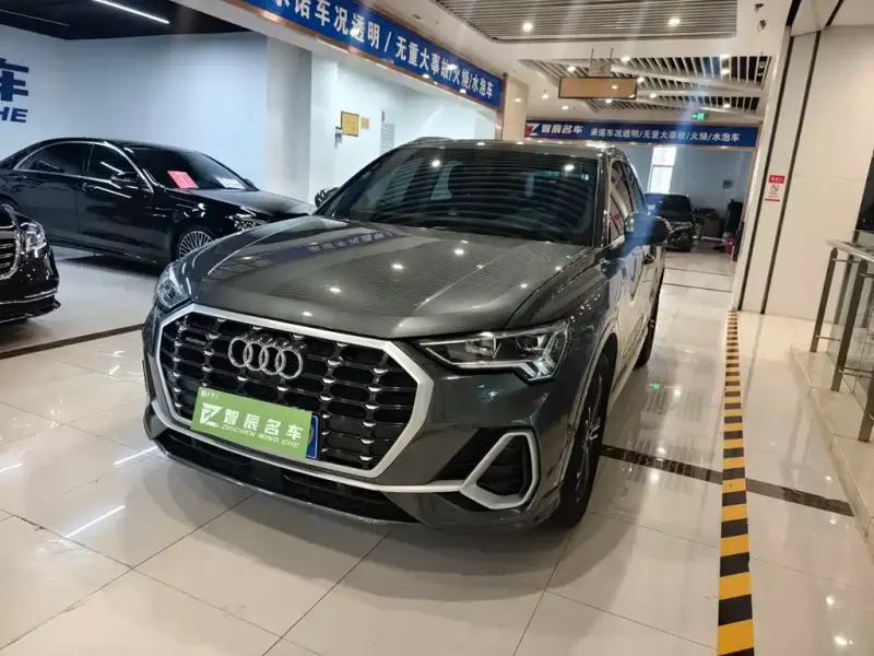 Audi Q3, 2022