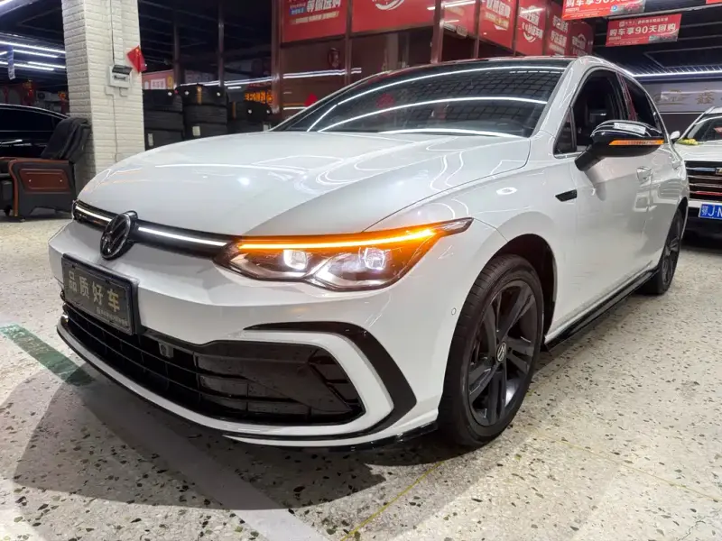 Volkswagen Golf, 2023