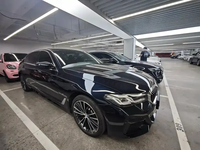 BMW 5 Series, 2022