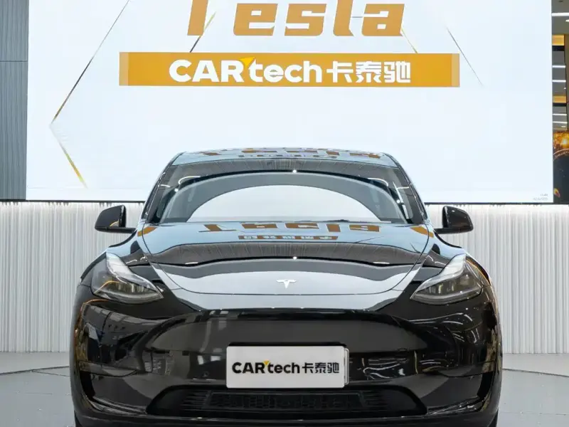 Tesla Model Y, 2023
