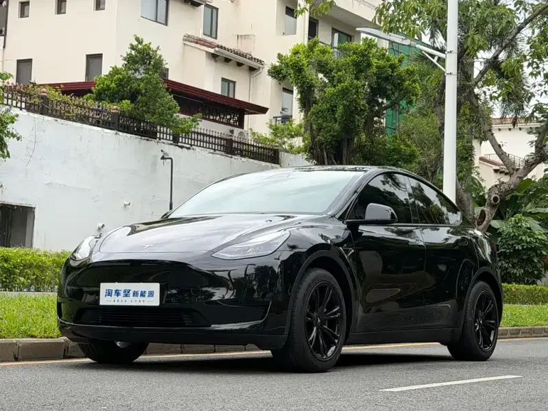 Tesla Model Y, 2023