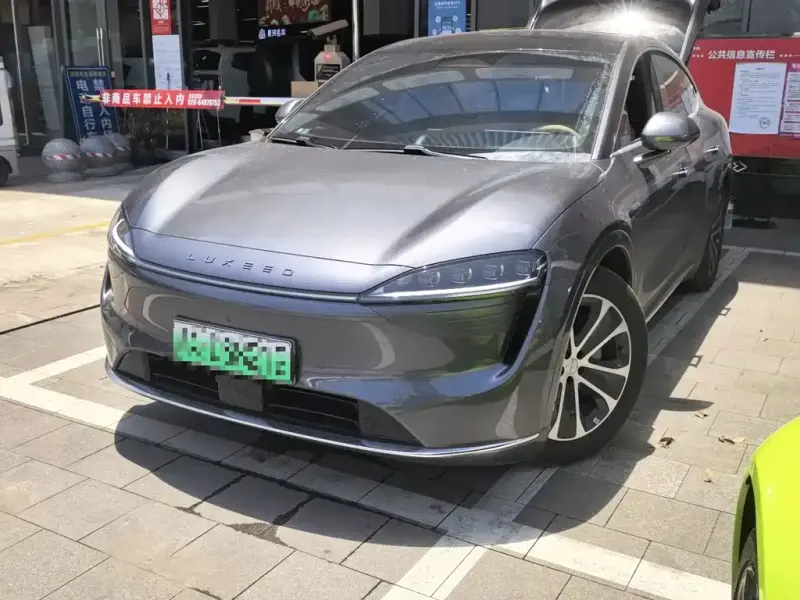 Luxeed Zhijie R7, 2025