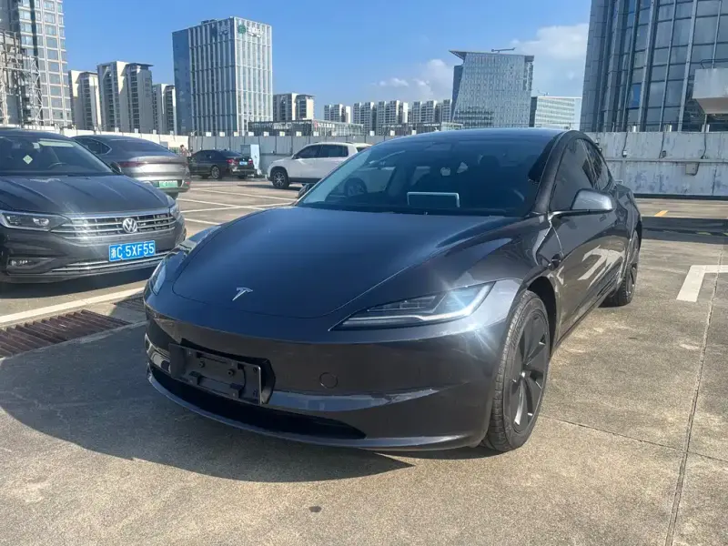 Tesla Model 3, 2025