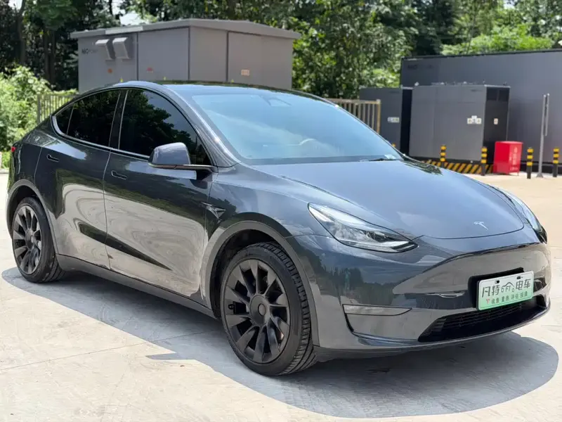 Tesla Model Y, 2024