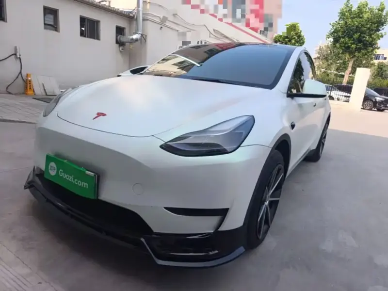 Tesla Model Y, 2024
