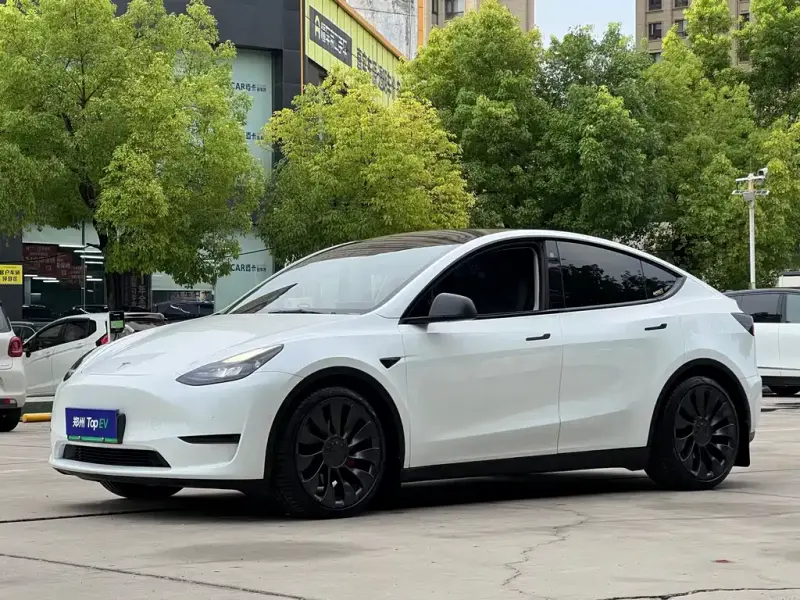 Tesla Model Y, 2022