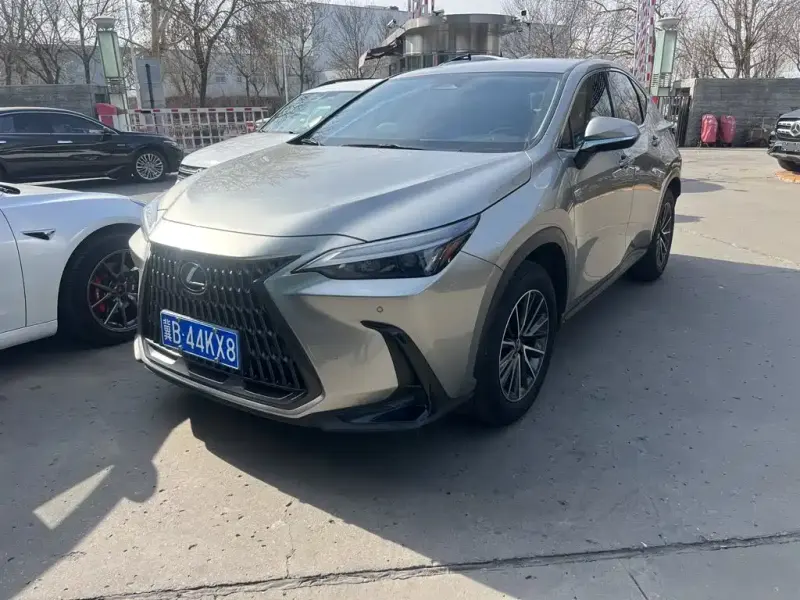 Lexus NX, 2023