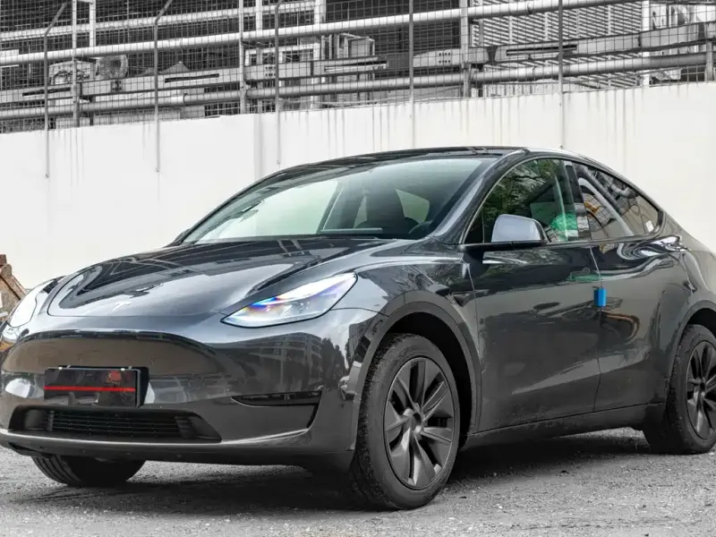 Tesla Model Y, 2024