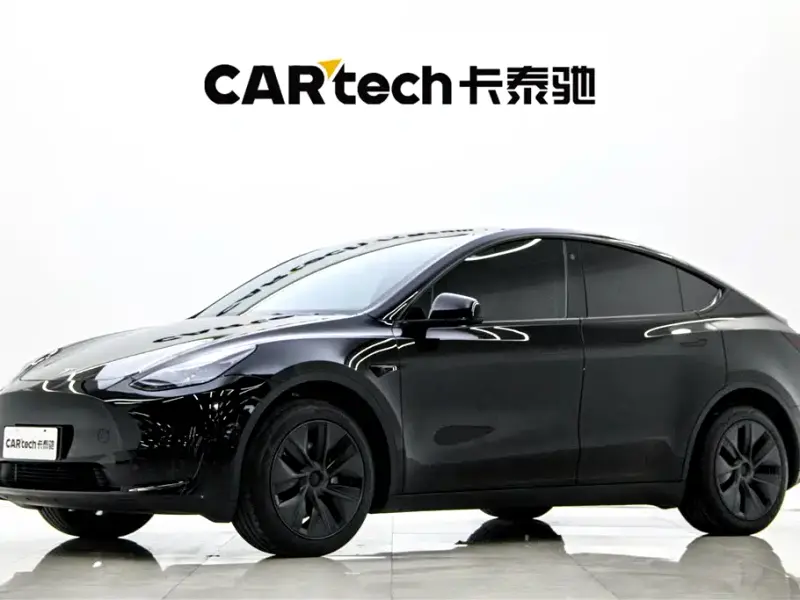 Tesla Model Y, 2024