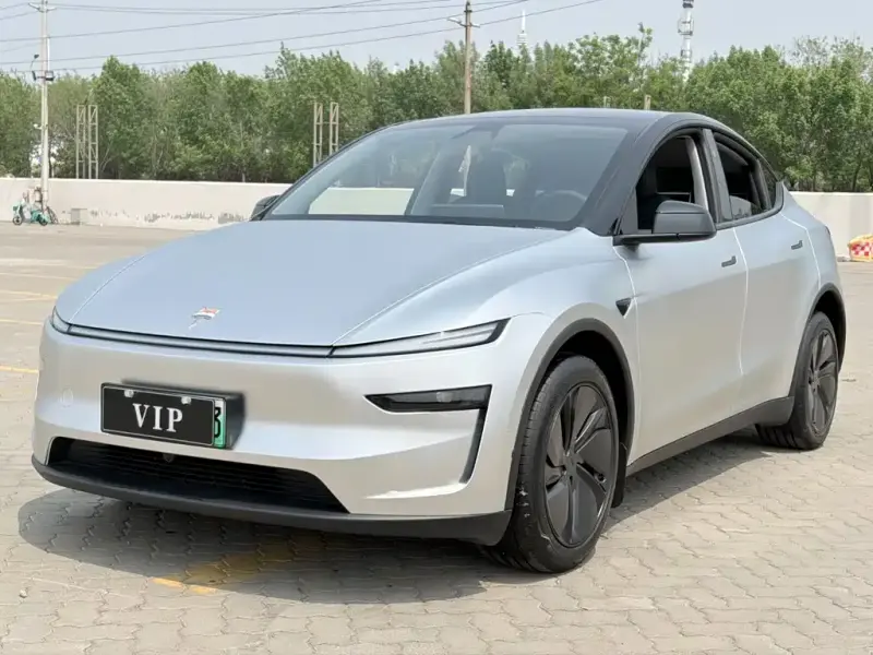 Tesla Model Y, 2025