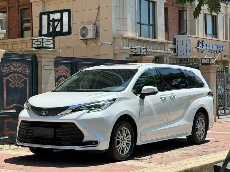 Toyota Sienna, 2023