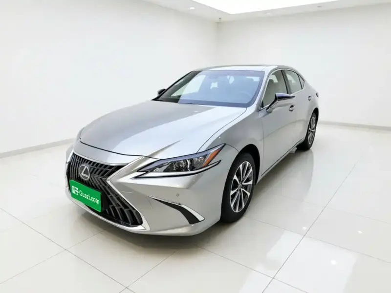 Lexus ES, 2024