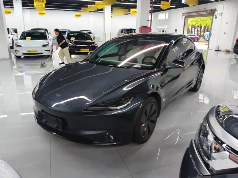 Tesla Model 3, 2025