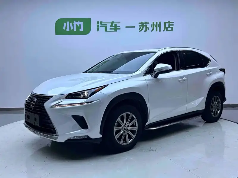 Lexus NX, 2021