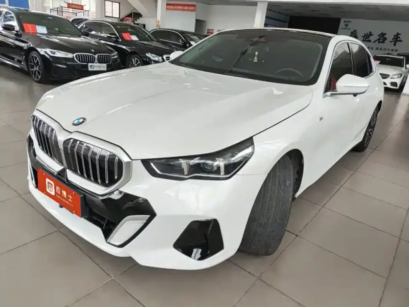 BMW 5 Series, 2024
