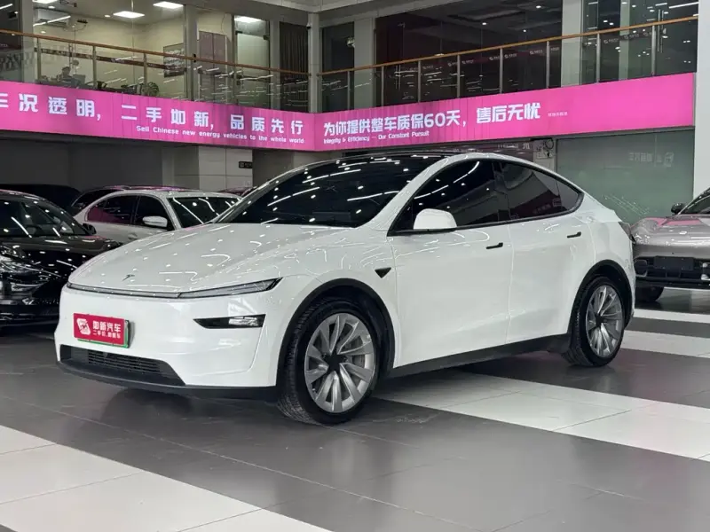 Tesla Model Y, 2026