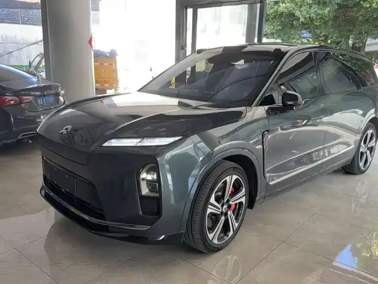 NIO ES8, 2025