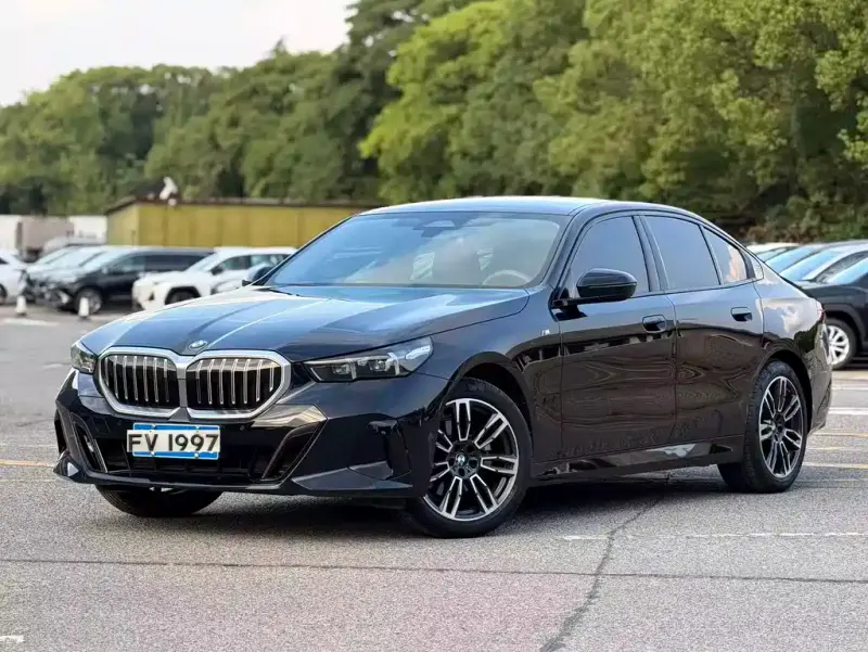 BMW 5 Series (Import), 2025