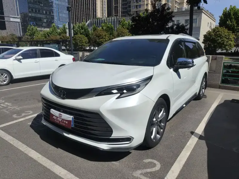 Toyota Sienna, 2025