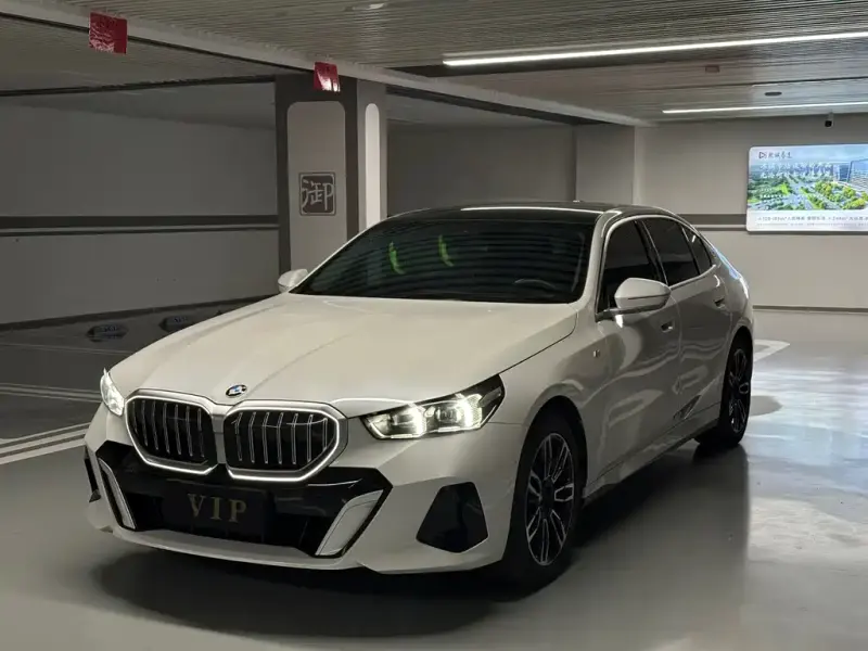 BMW 5 Series, 2025