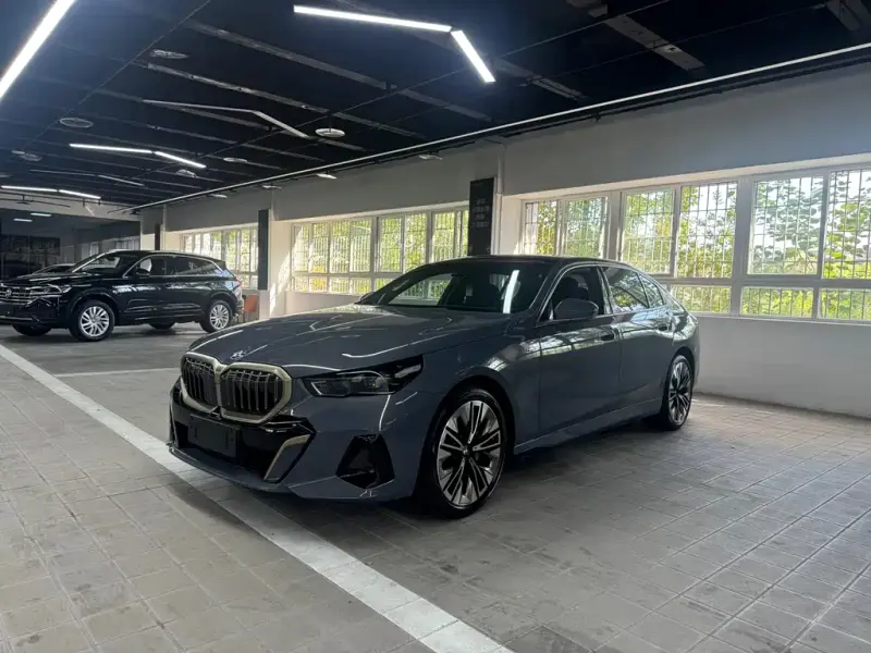 BMW 5 Series, 2024