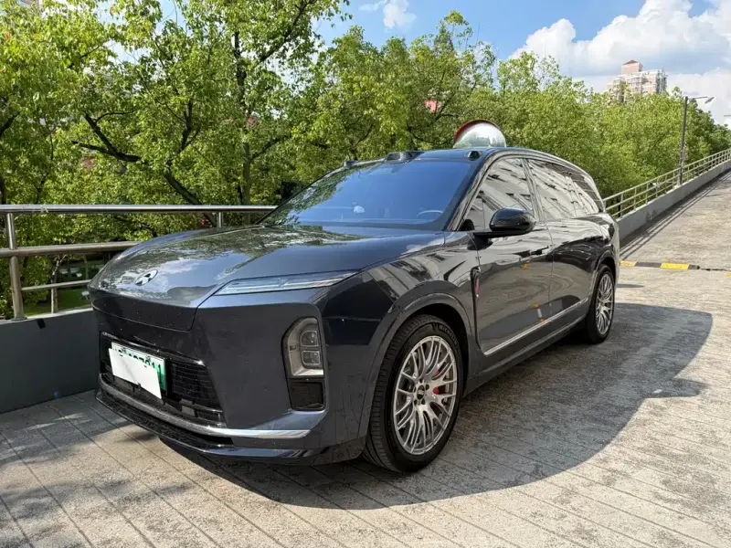 NIO ES8, 2025