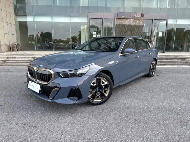 BMW 5 Series, 2025