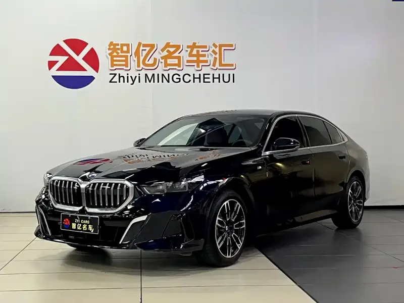 BMW 5 Series, 2025