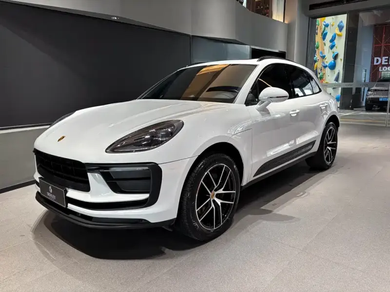 Porsche Macan, 2022
