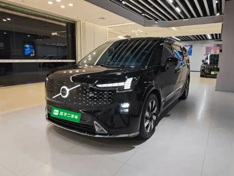 Volvo EM90, 2025