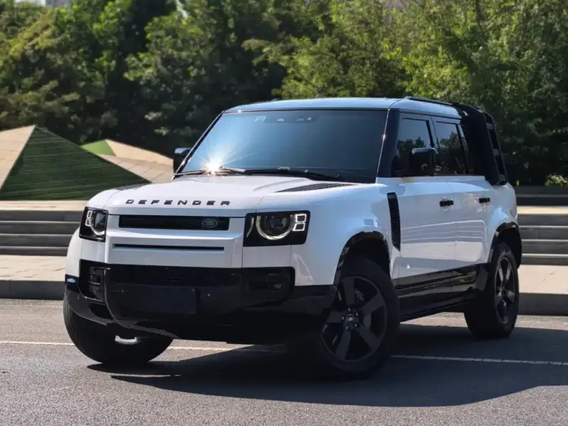 Land Rover Defender, 2023