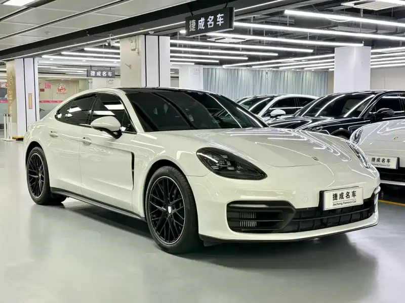 Porsche Panamera, 2022
