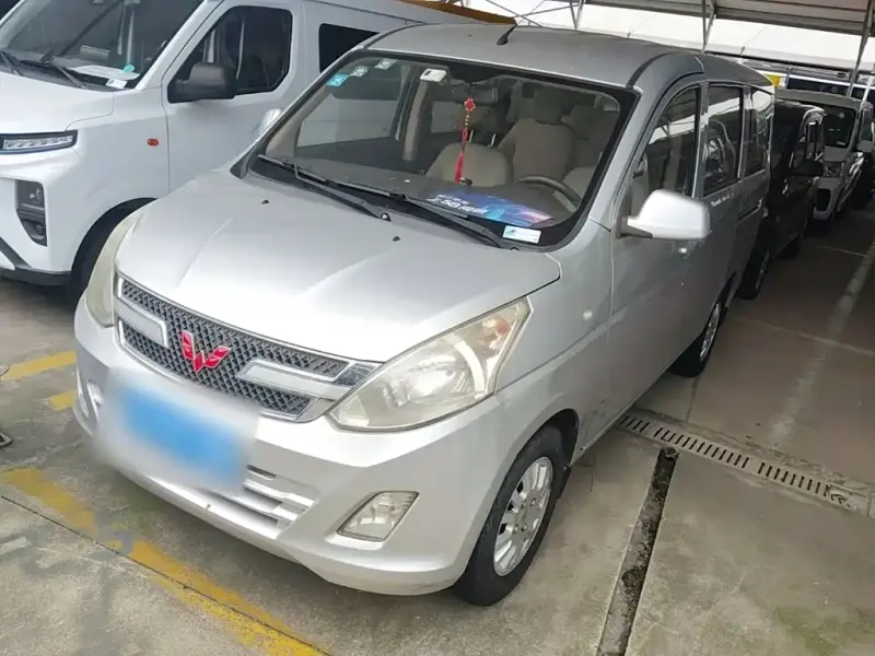 Wuling Rongguang V, 2017