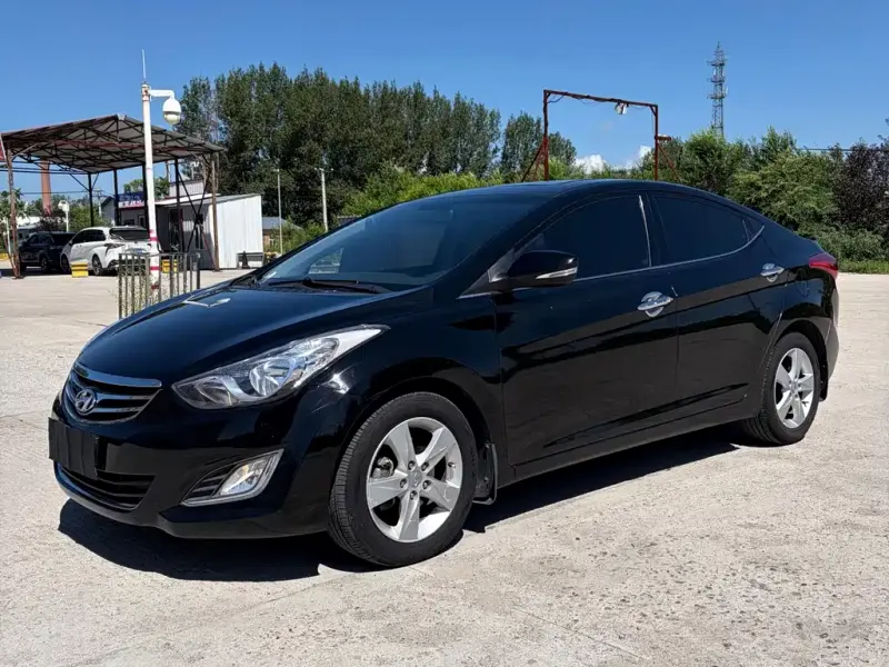 Hyundai Elantra Langdong, 2013
