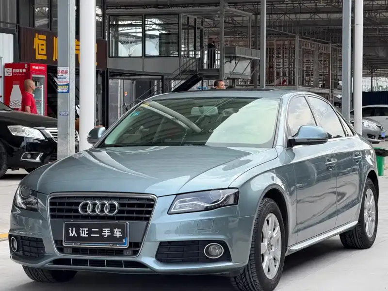 Audi A4L, 2012