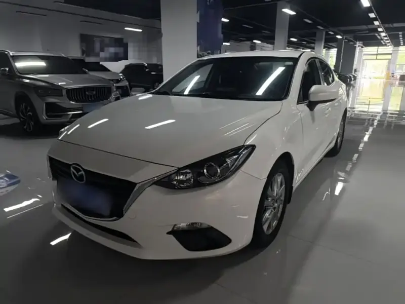 Mazda 3 Axela, 2015