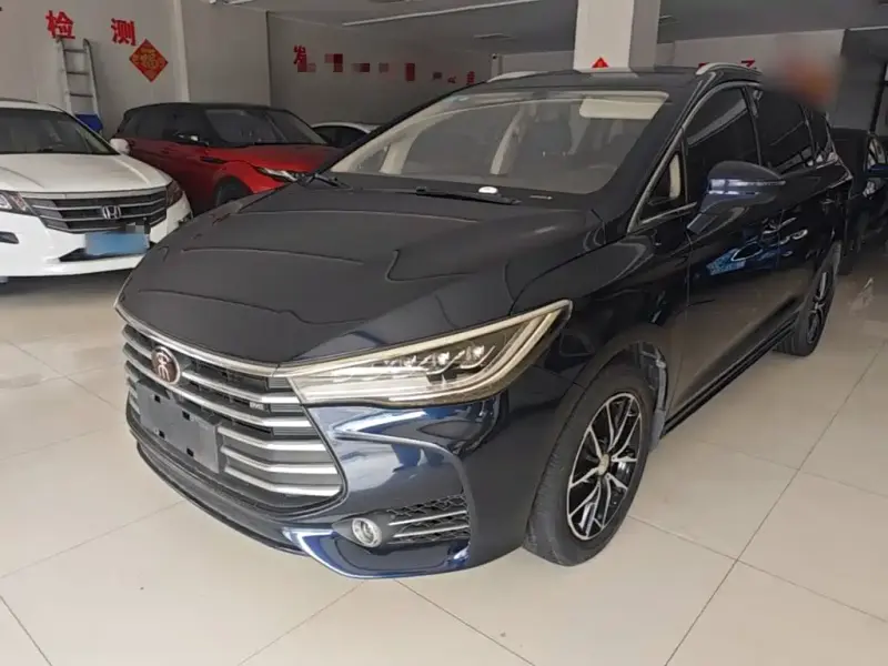BYD MAX, 2018