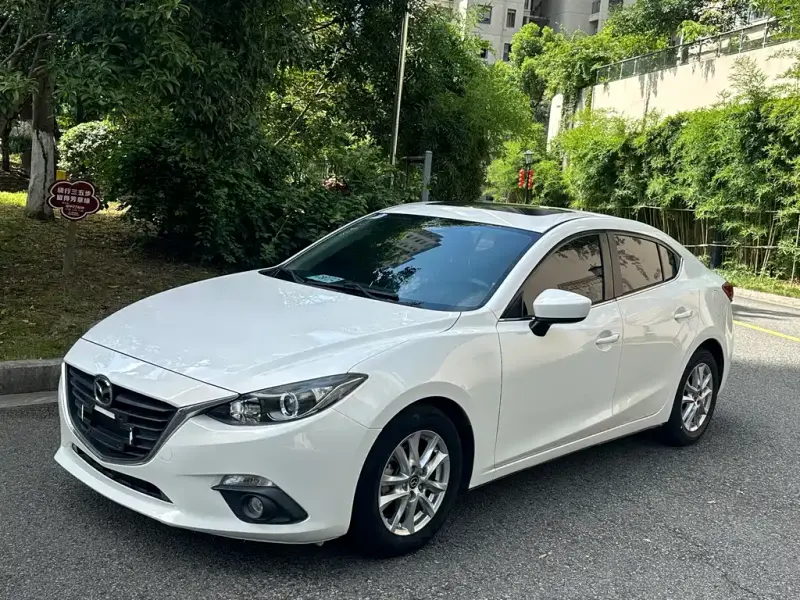 Mazda 3 Axela, 2015